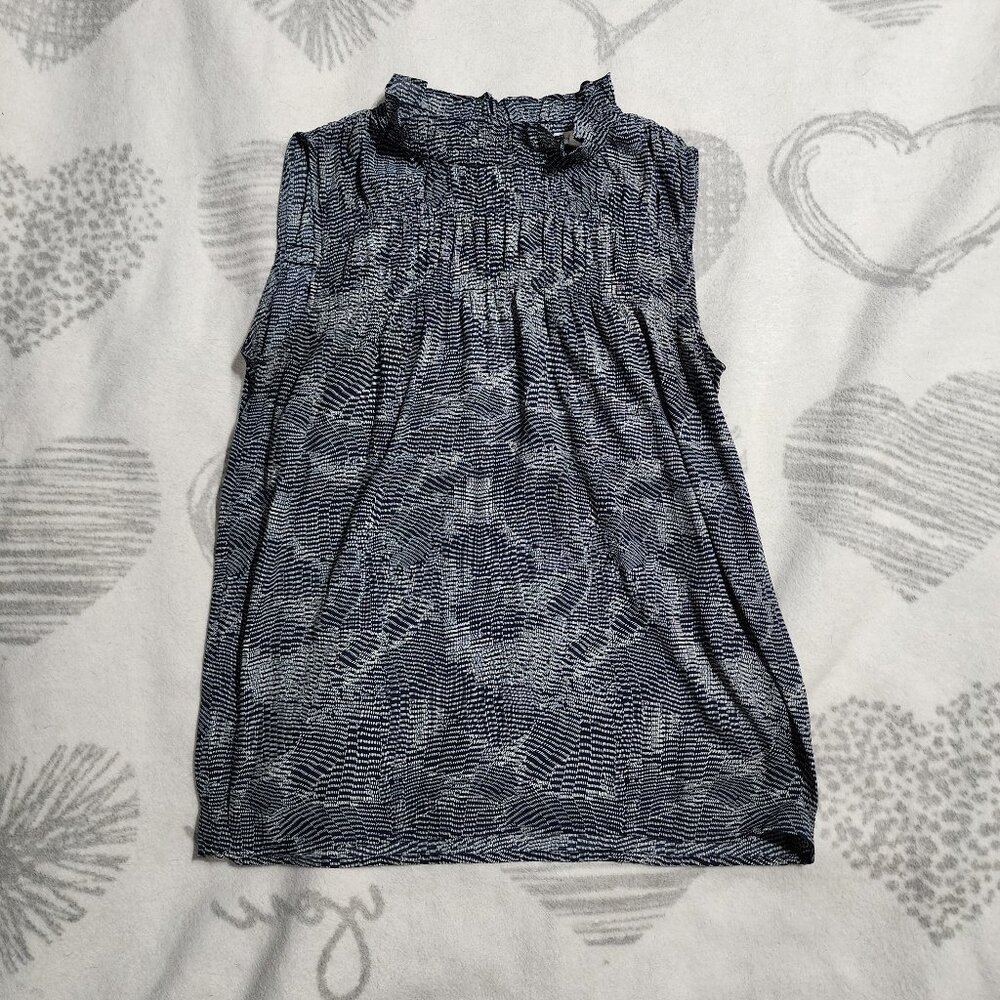 Treasure & Bond Blue Patterned Sleeveless Blouse – Size XS